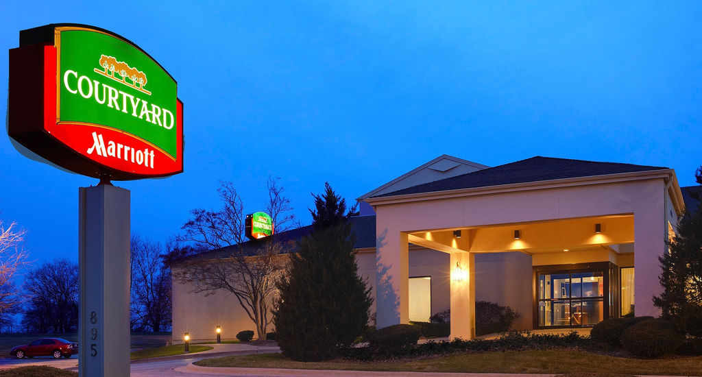 Hotel Iowa Quad Cities 3*